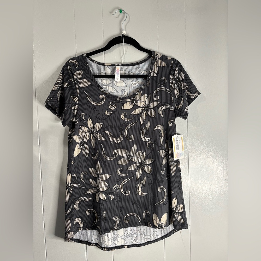 Floral Gray/Black & Cream‎ Women's Top
